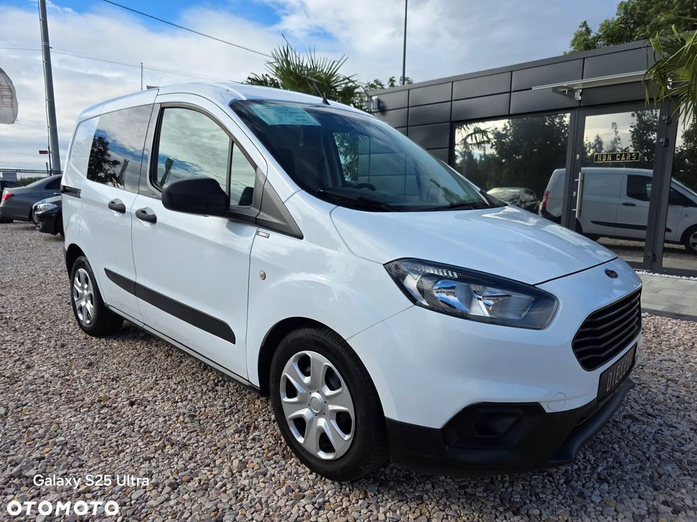 Ford Transit Courier - 18