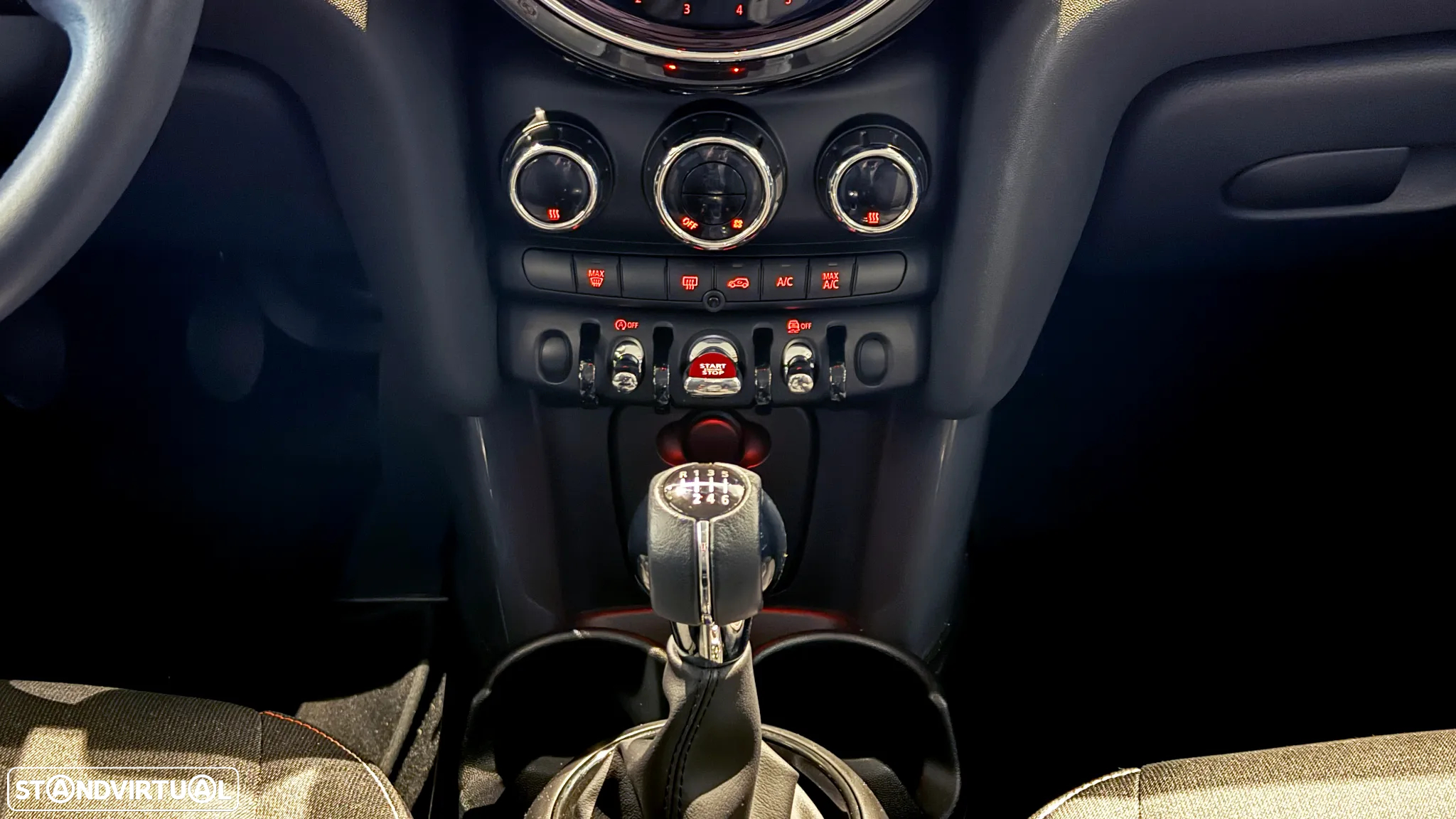 MINI 5 Portas Cooper Premium First Essential - 23