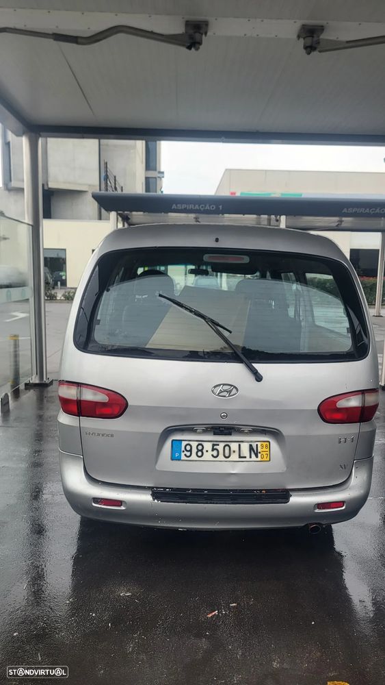 Hyundai H-1 Starex - 3