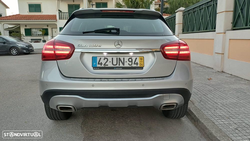 Mercedes-Benz GLA 180 d Urban - 6