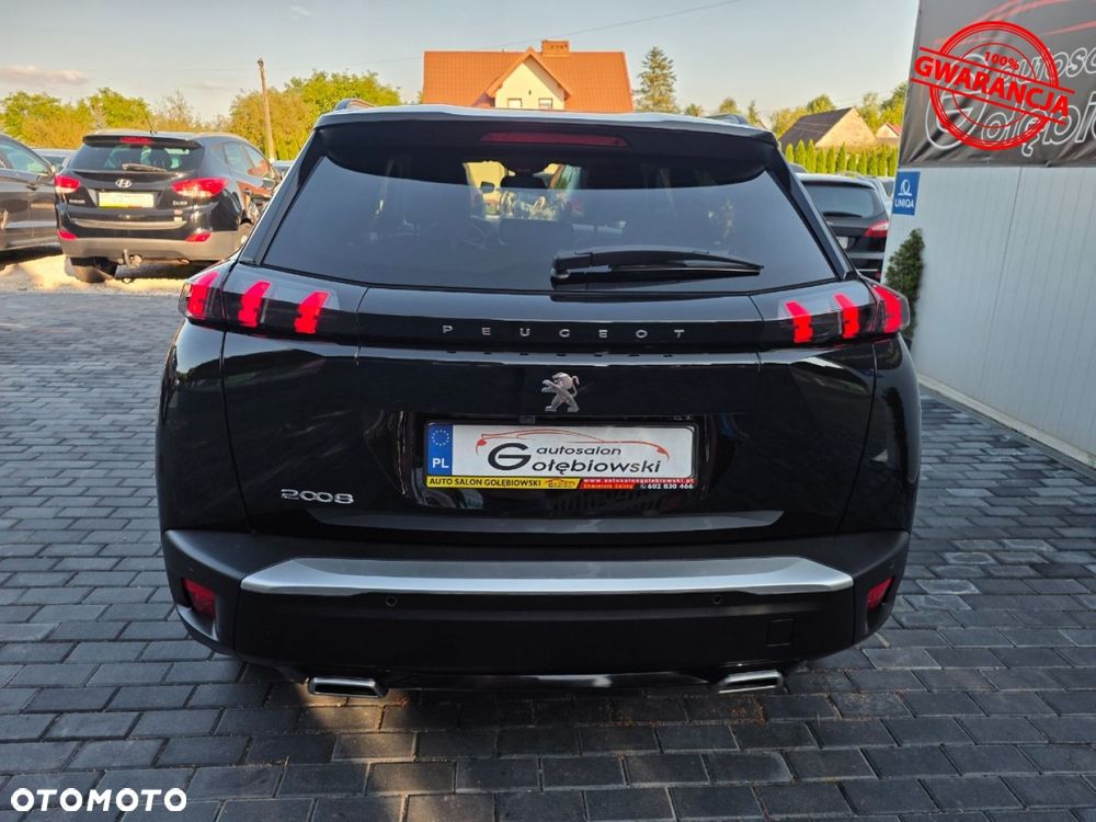 Peugeot 2008 - 8
