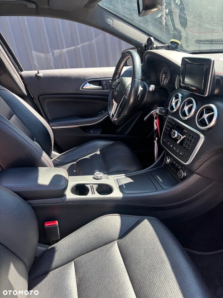 Mercedes-Benz Klasa A 200 CDI 4Matic 7G-DCT AMG Line - 9