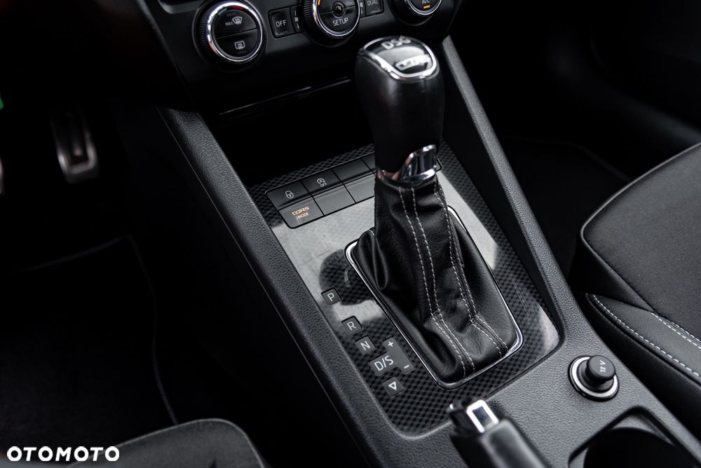 Skoda Octavia 2.0 TDI DSG RS - 38
