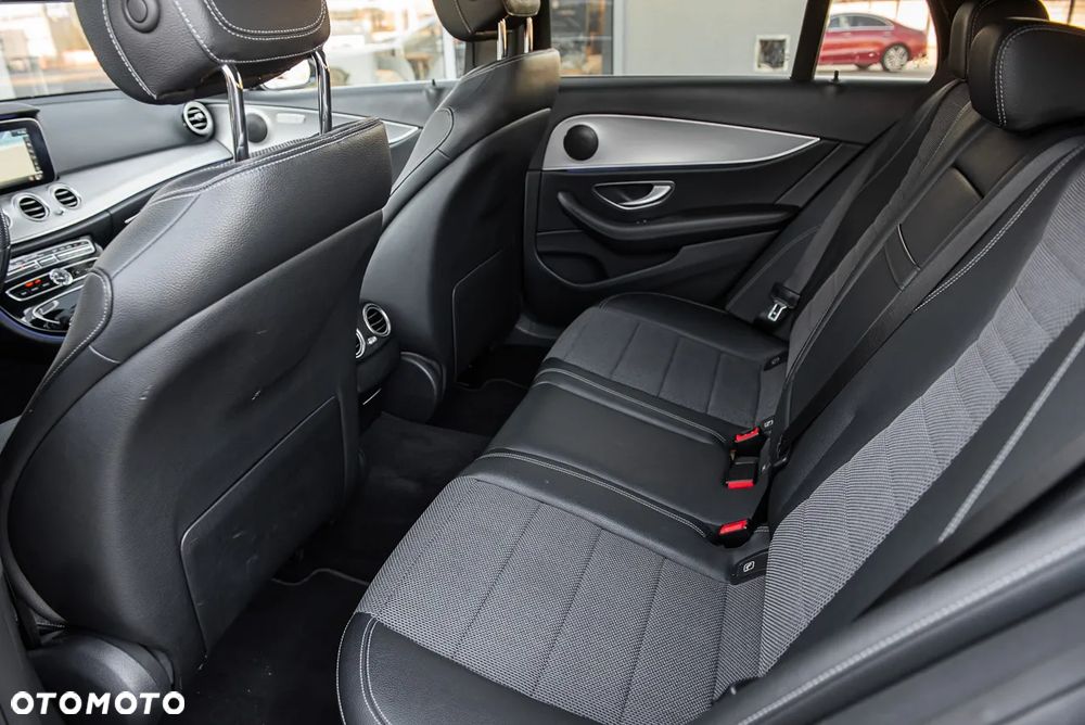 Mercedes-Benz Klasa E 220 d Business Edition 9G-TRONIC - 29