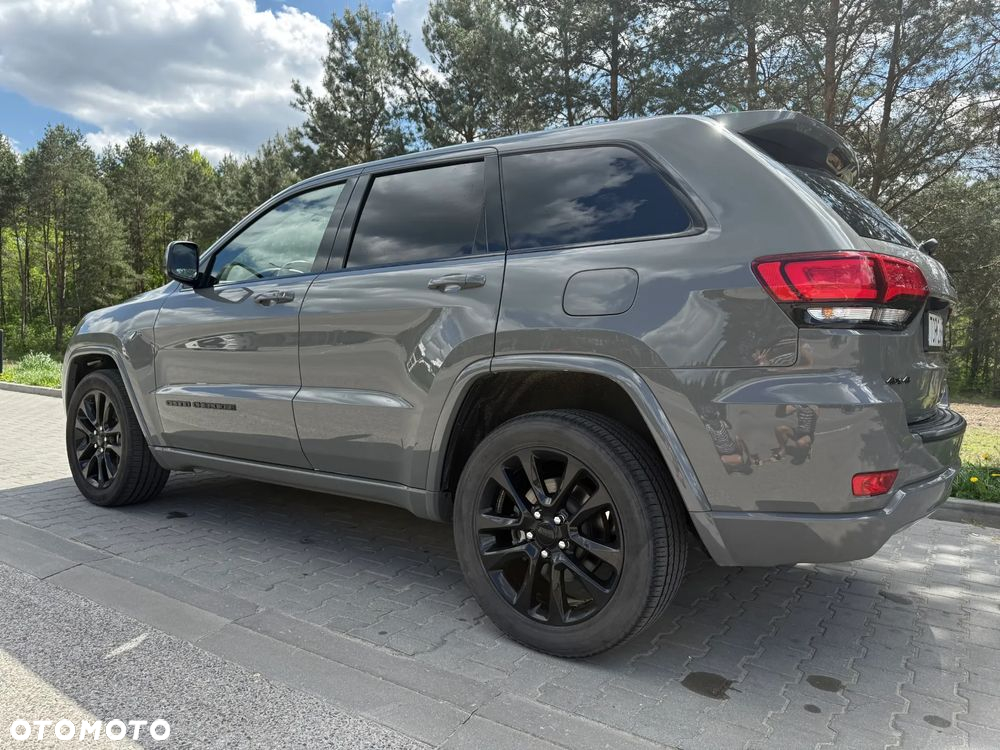 Jeep Grand Cherokee - 9