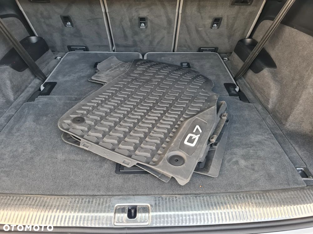 Audi Q7 - 16