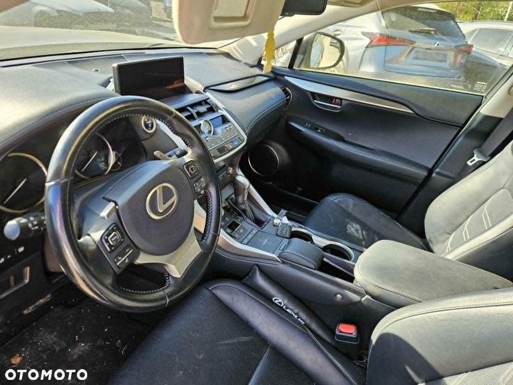 Lexus NX 300h - 5