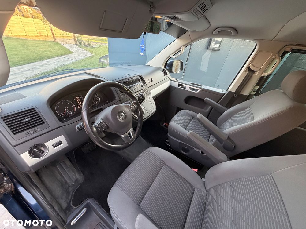 Volkswagen Multivan - 12