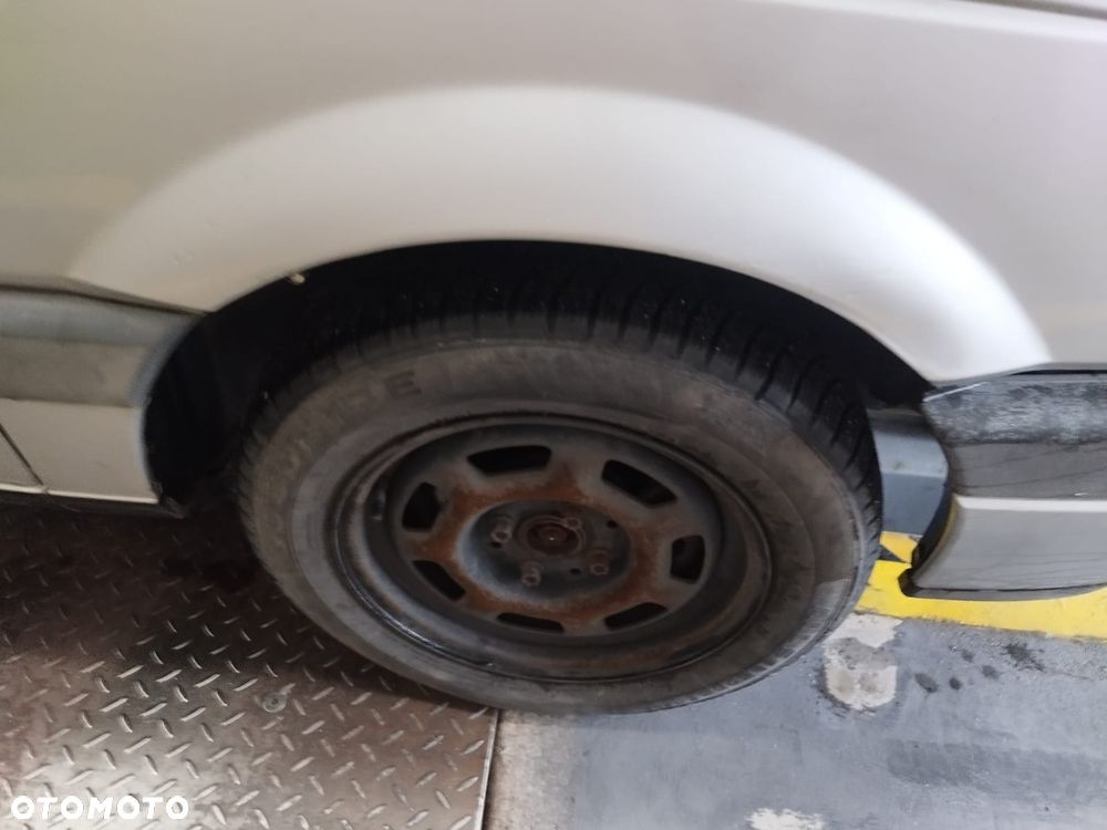 Volkswagen Passat 2.0 GL - 16