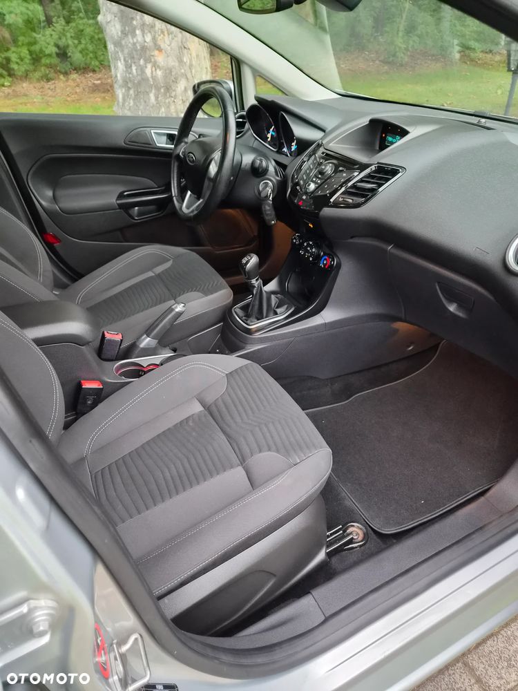 Ford Fiesta 1.5 TDCi Ambiente - 12
