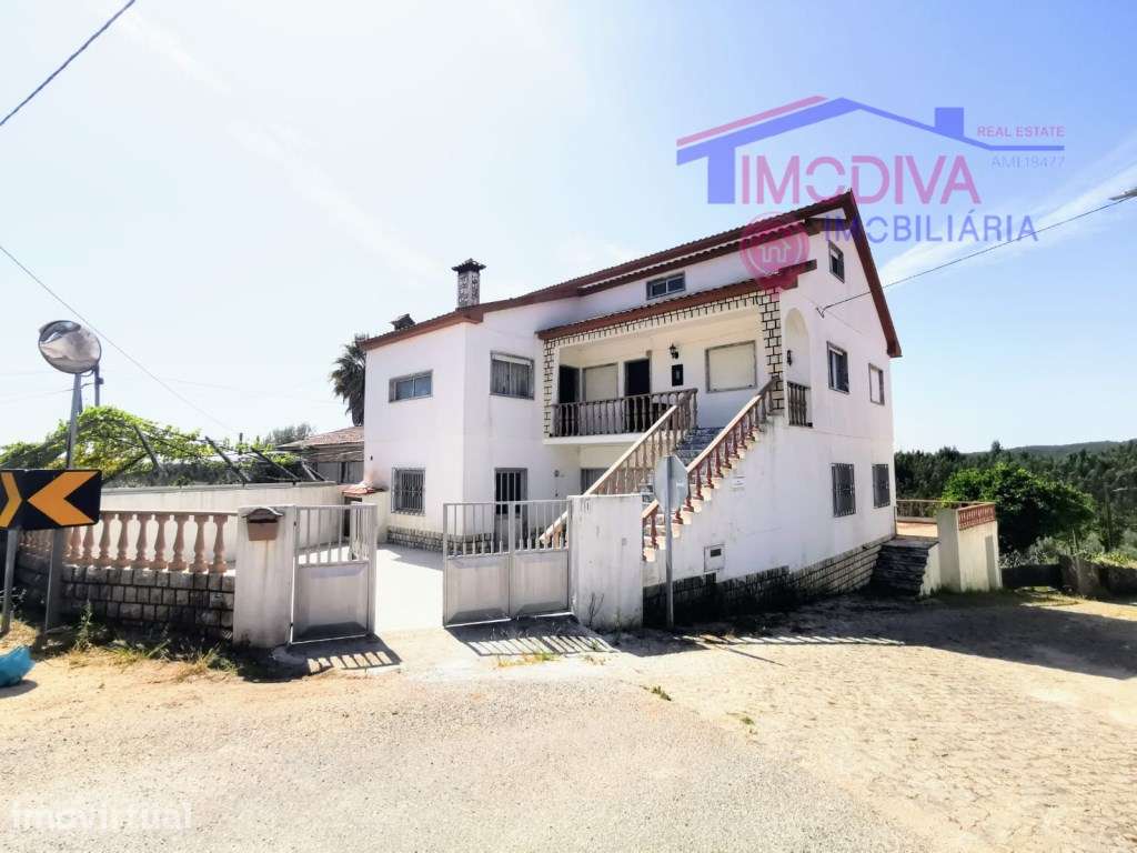 Moradia T3 com garagem, anexos e terreno com agua em Pedrogão Grande - Grande imagem: 3/49
