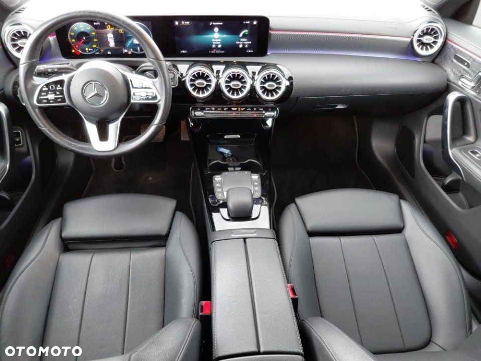Mercedes-Benz CLA - 13