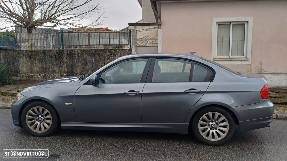 BMW 320 d xDrive Navigation Auto - 2