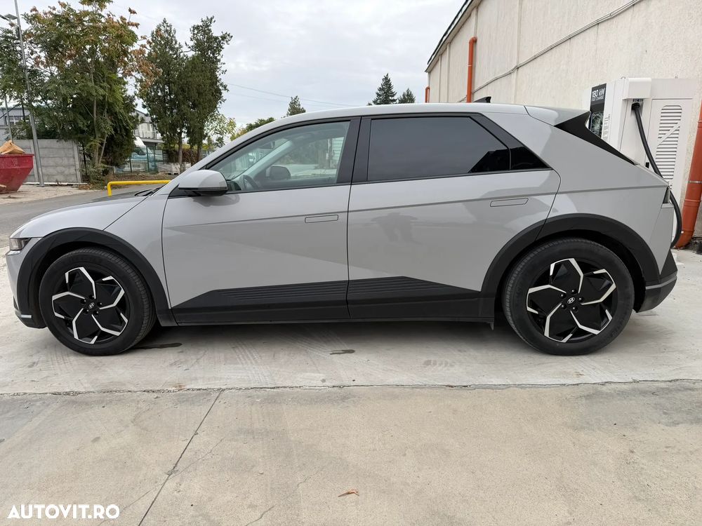 Hyundai IONIQ 5 - 5