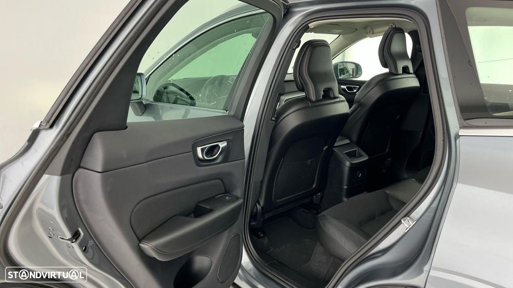 Volvo XC 60 2.0 T8 PHEV Momentum Plus AWD - 18