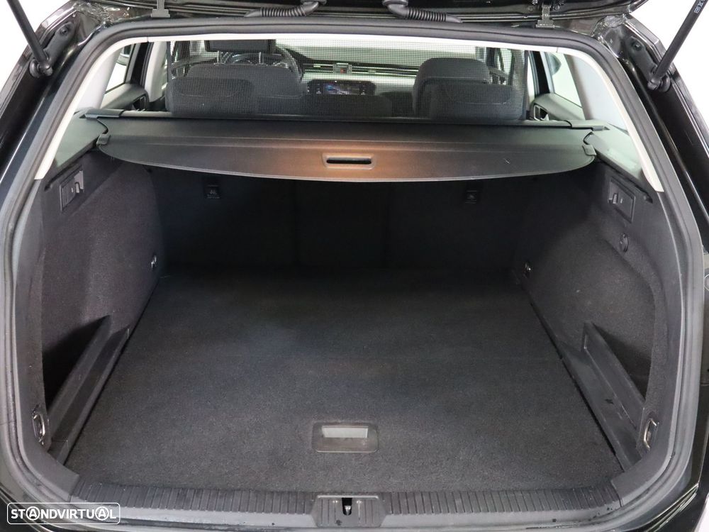VW Passat Variant 2.0 TDI Business DSG - 22