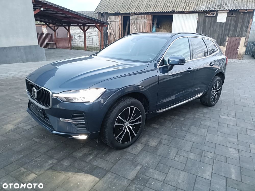 Volvo XC 60 B4 D AWD Geartronic Momentum Pro - 2