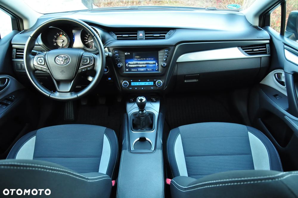 Toyota Avensis Touring Sports 1.8 Edition-S - 17