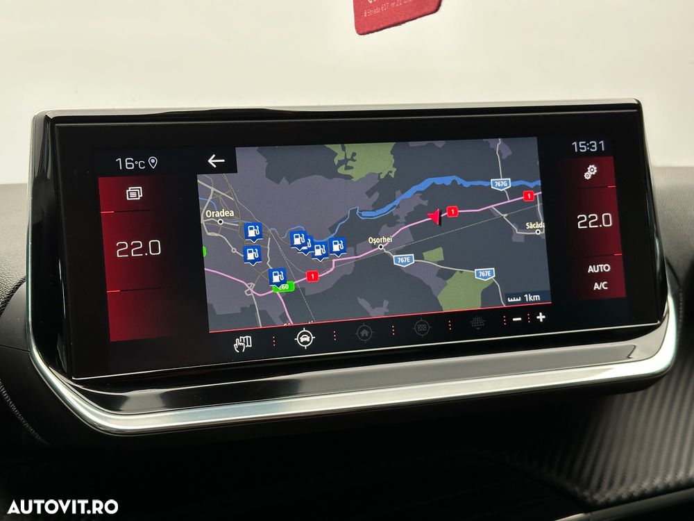 Peugeot 208 1.2 L PureTech STT EAT8 Allure - 12