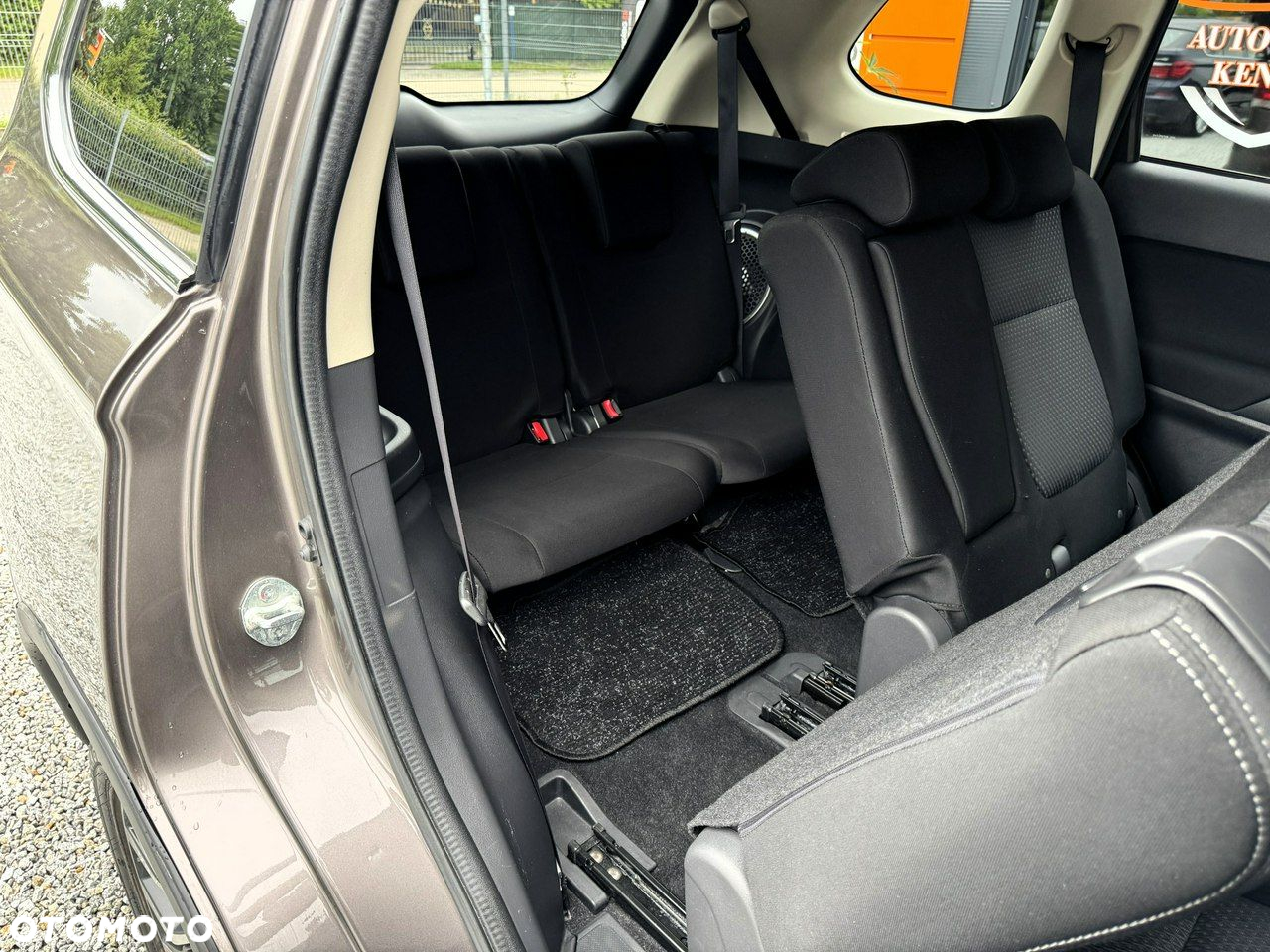 Mitsubishi Outlander 2.0 Intense + 4WD CVT - 31