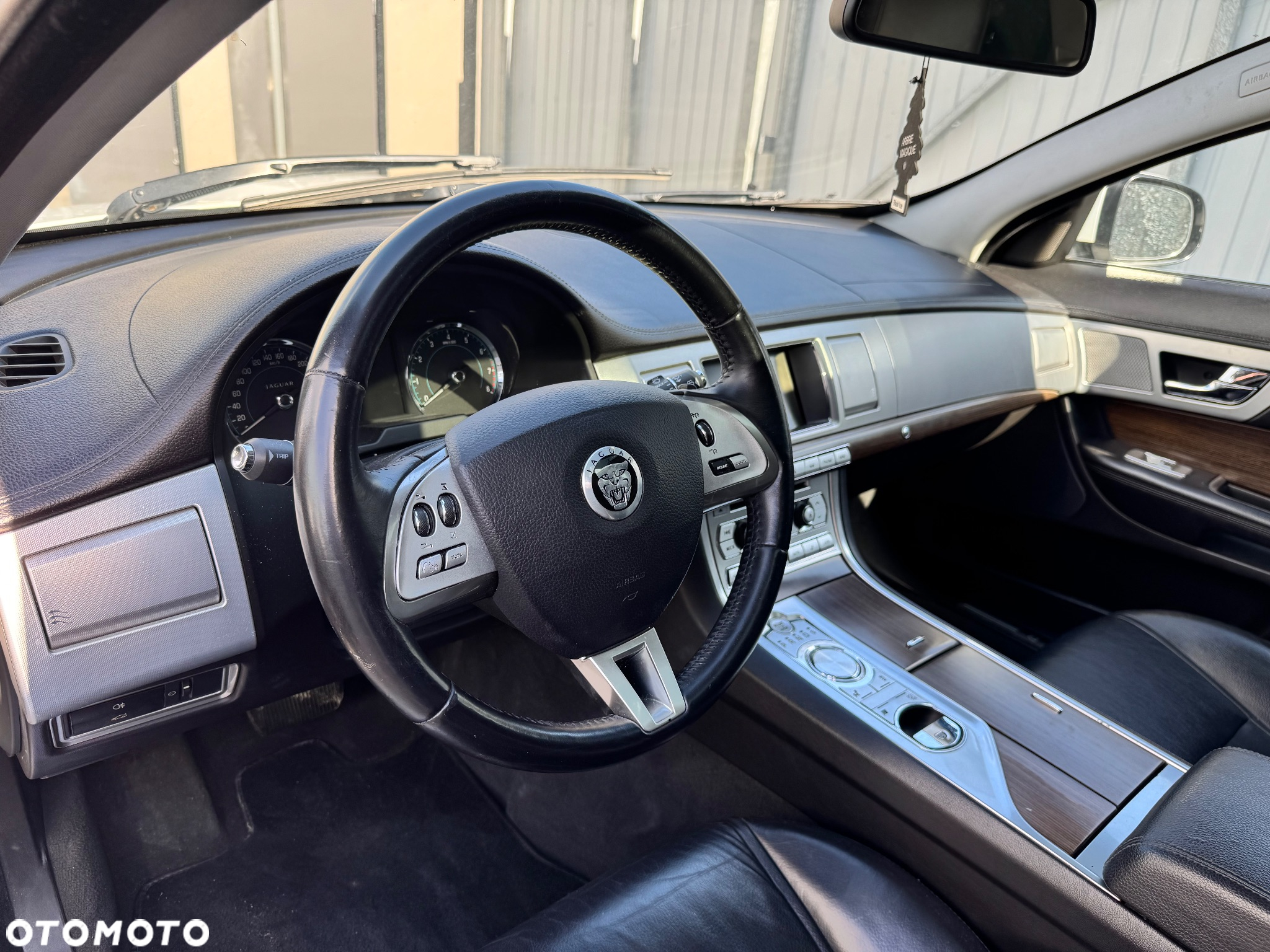 Jaguar XF 3.0 V6 Kompressor - 9