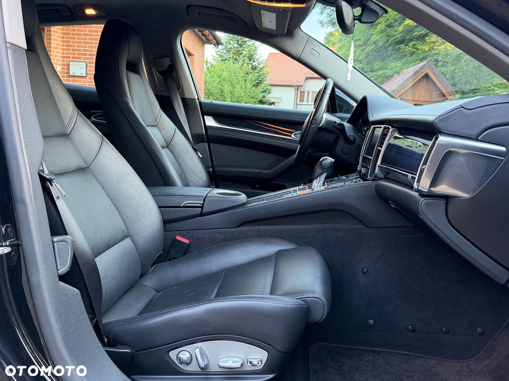 Porsche Panamera - 16