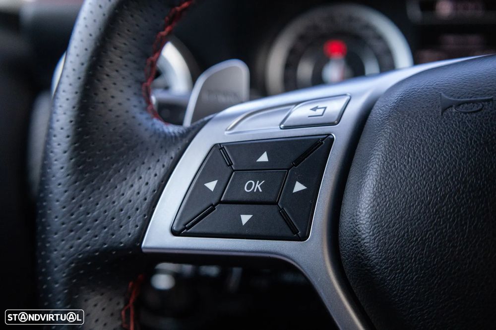 Mercedes-Benz A 45 AMG 4-Matic - 17