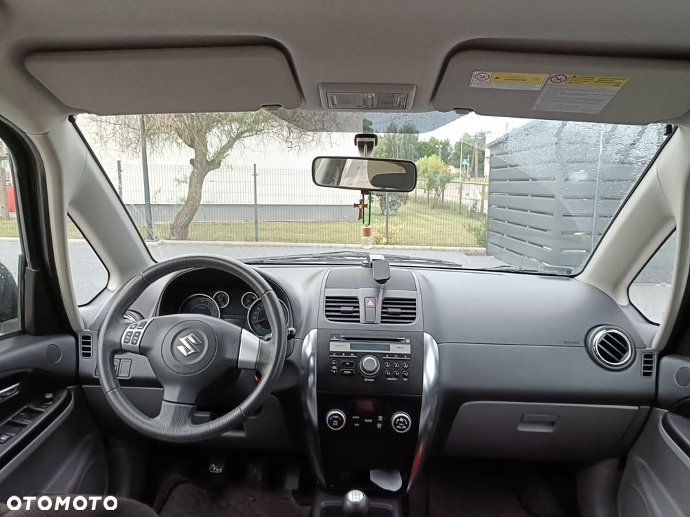 Suzuki SX4 1.6 Premium - 6