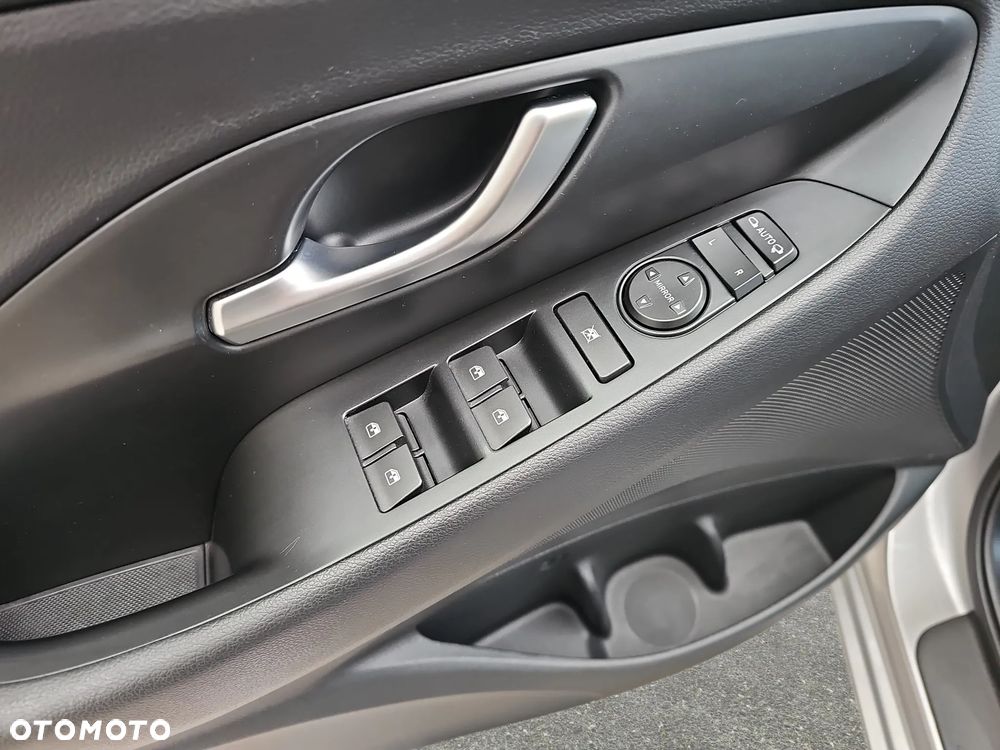 Hyundai i30 1.5 T-GDI 48V Smart - 11