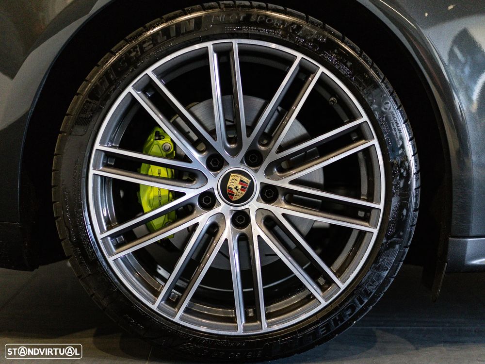 Porsche Panamera Sport Turismo 4 E-Hybrid Platinum Edition - 22