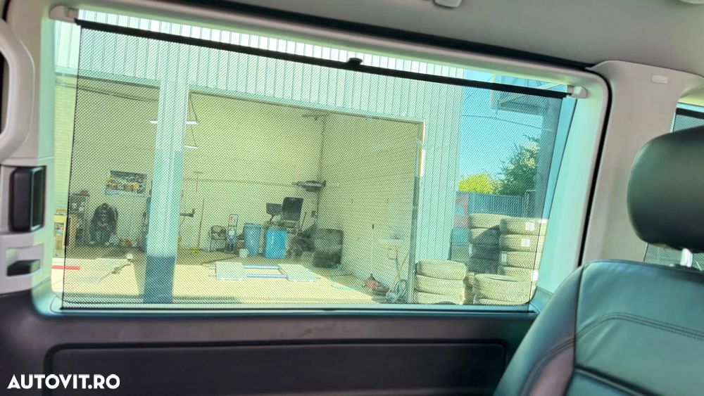 Volkswagen Multivan - 32