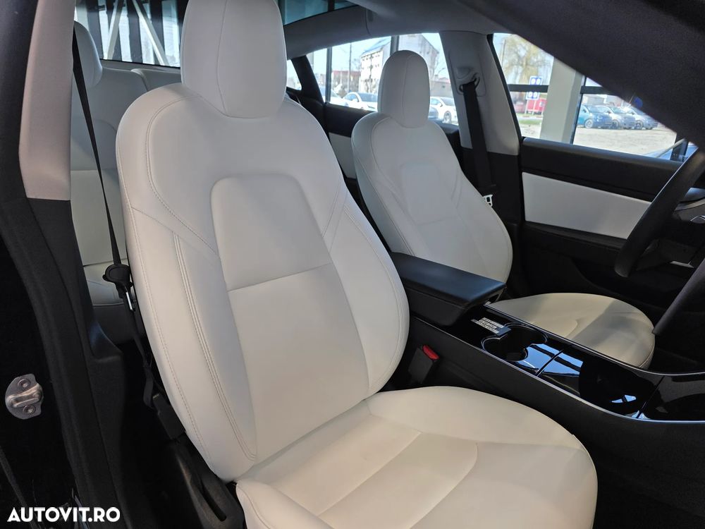 Tesla Model 3 Standard Reichweite Plus Hinterradantrieb - 11