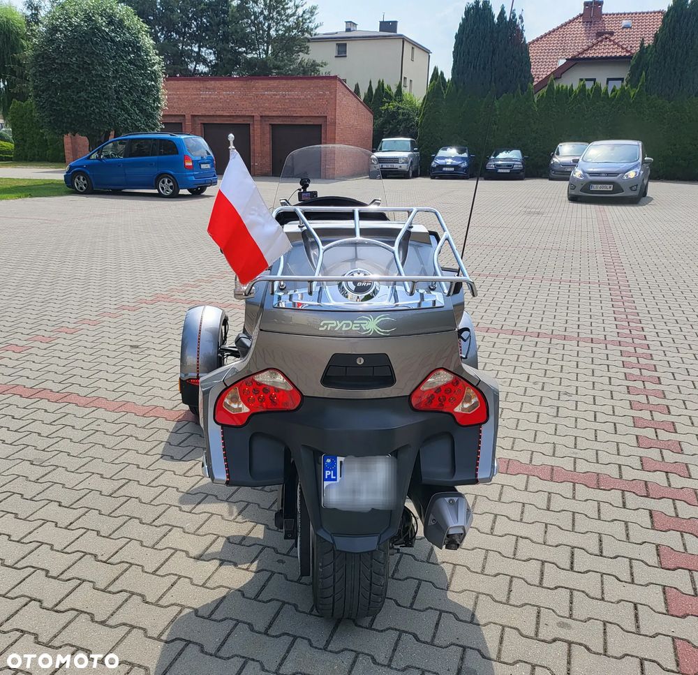 Can-Am Spyder - 11