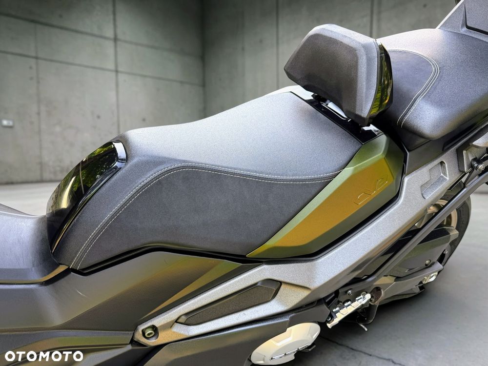 Kymco CV3 - 16