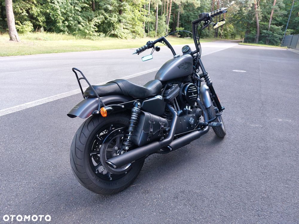 Harley-Davidson Sportster Iron 883 - 11