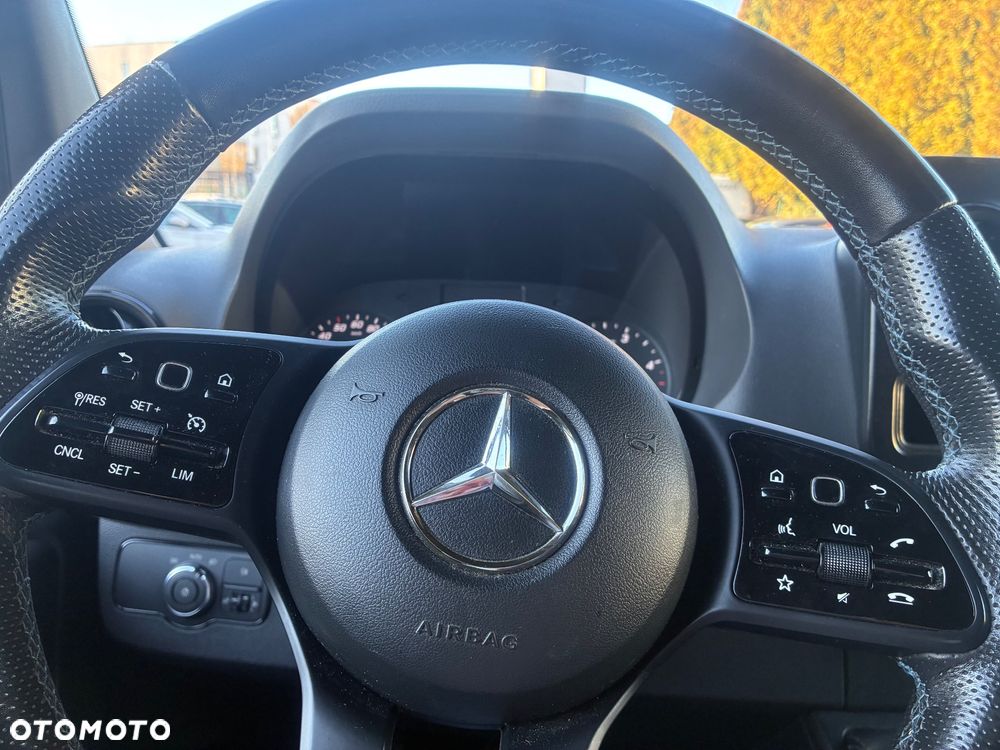 Mercedes-Benz SPRINTER - 16