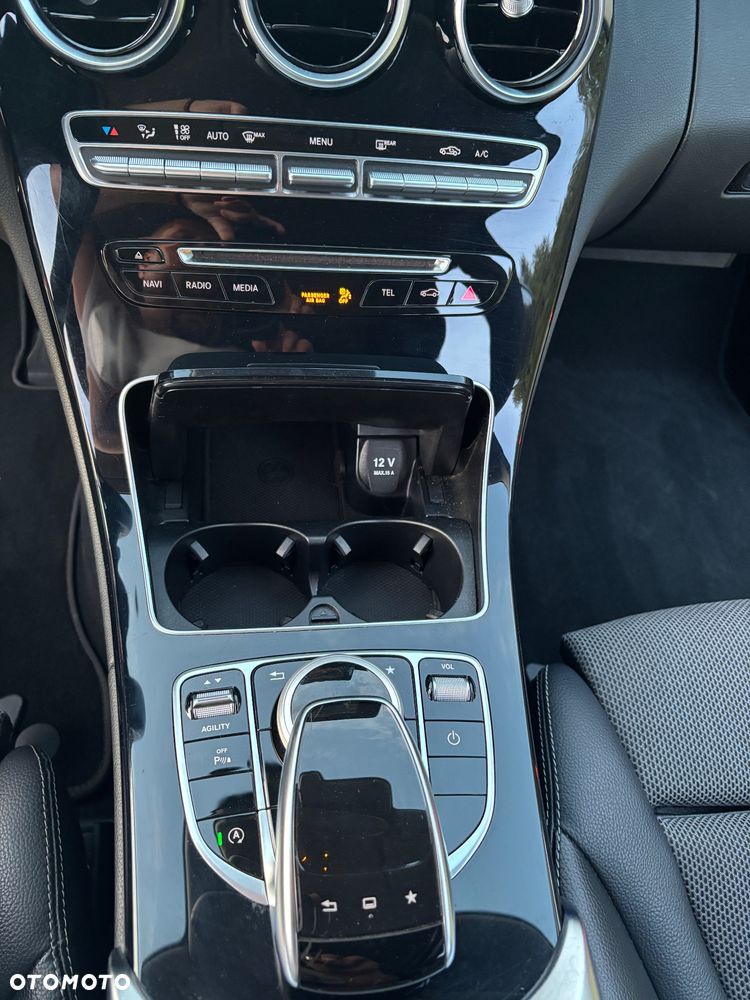 Mercedes-Benz Klasa C 180 7G-TRONIC Exclusive - 16