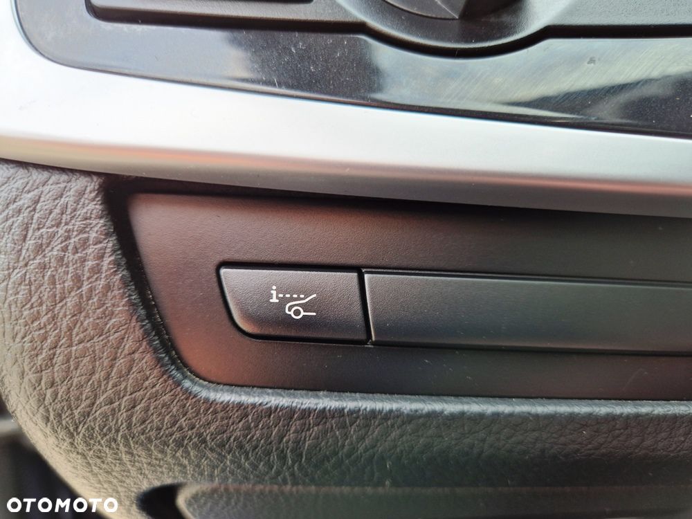 BMW Seria 5 528i - 14