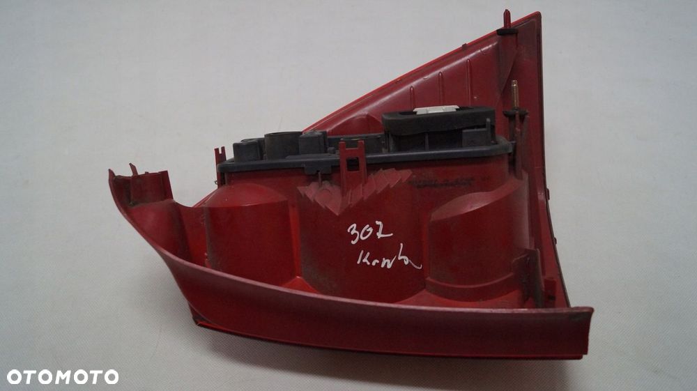 LAMPA TYLNA LEWA PEUGEOT 307 LIFT KOMBI - 8