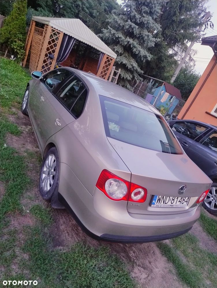 Volkswagen Jetta 1.4 TSI Comfortline - 4
