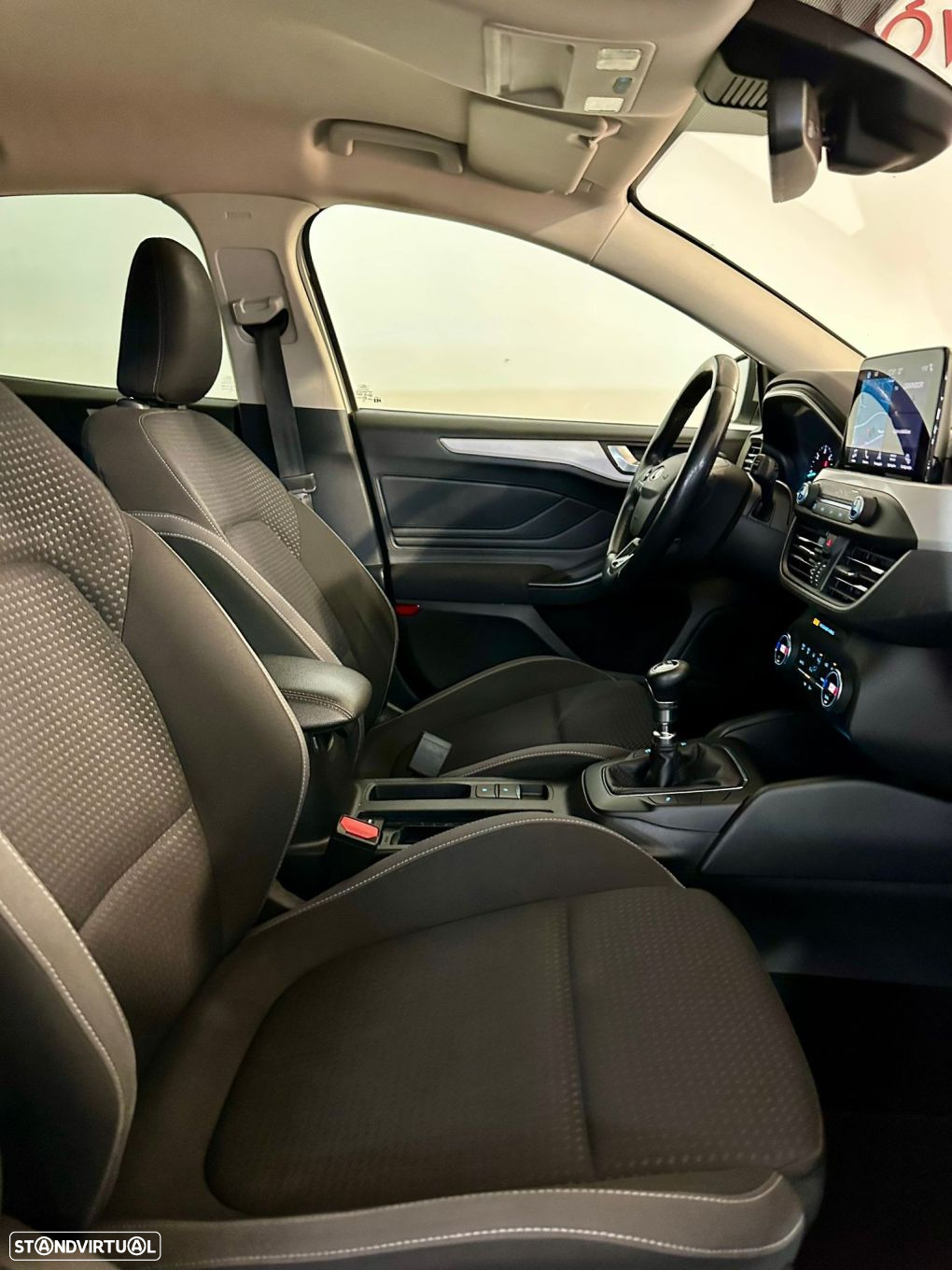 Ford Focus SW 1.5 TDCi EcoBlue Connected - 15