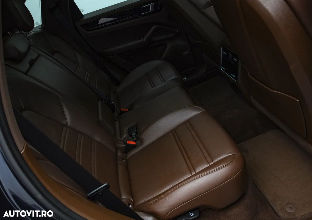 Porsche Cayenne - 17