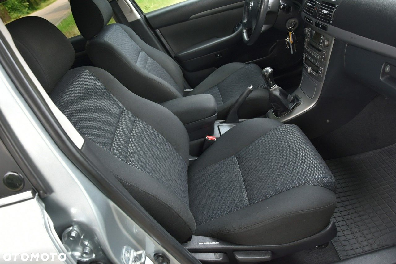 Toyota Avensis 2.0 VVT-i Sol - 18