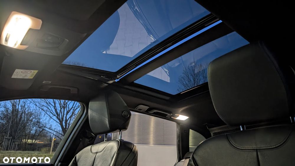 BMW Seria 3 330i M Sport - 9