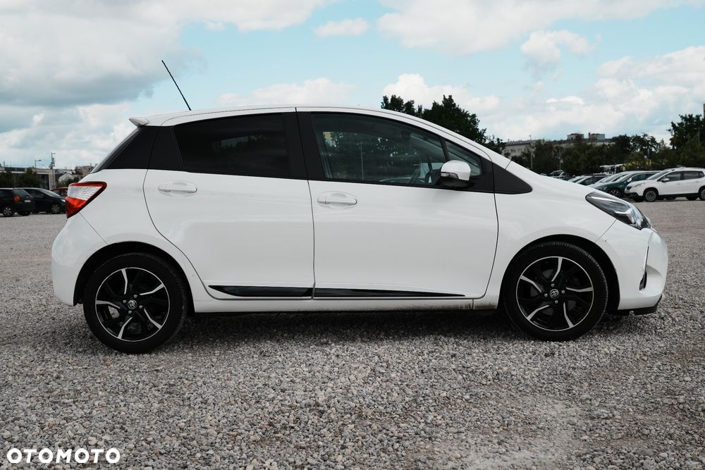 Toyota Yaris 1.5 Premium - 3