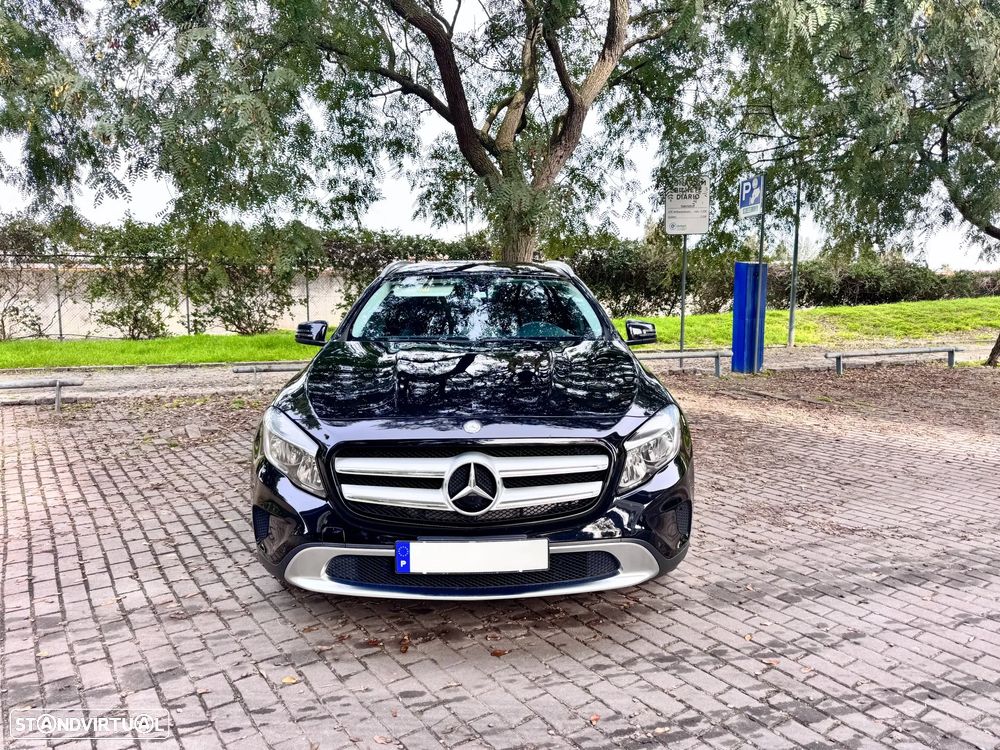 Mercedes-Benz GLA 220 d 4Matic 7G-DCT Urban - 2