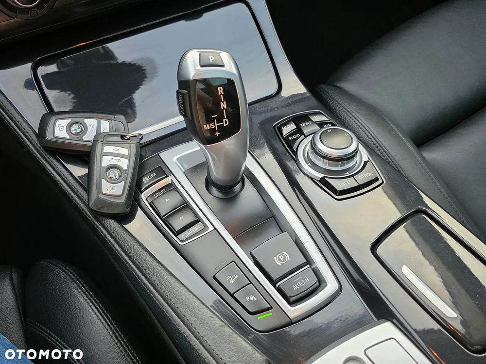 BMW Seria 5 520d xDrive - 30