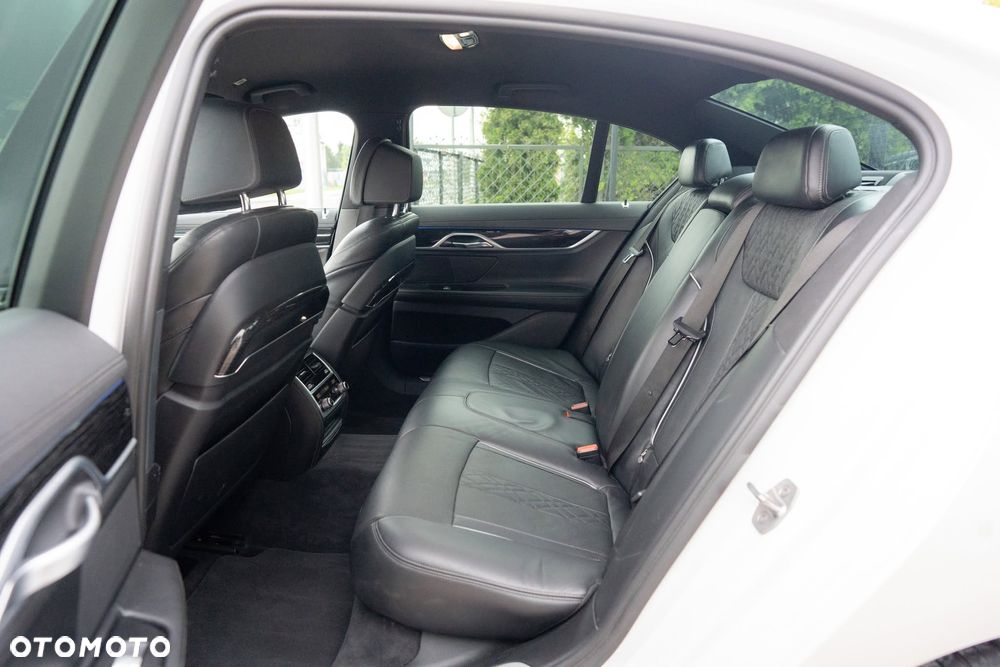 BMW Seria 7 730d xDrive - 14