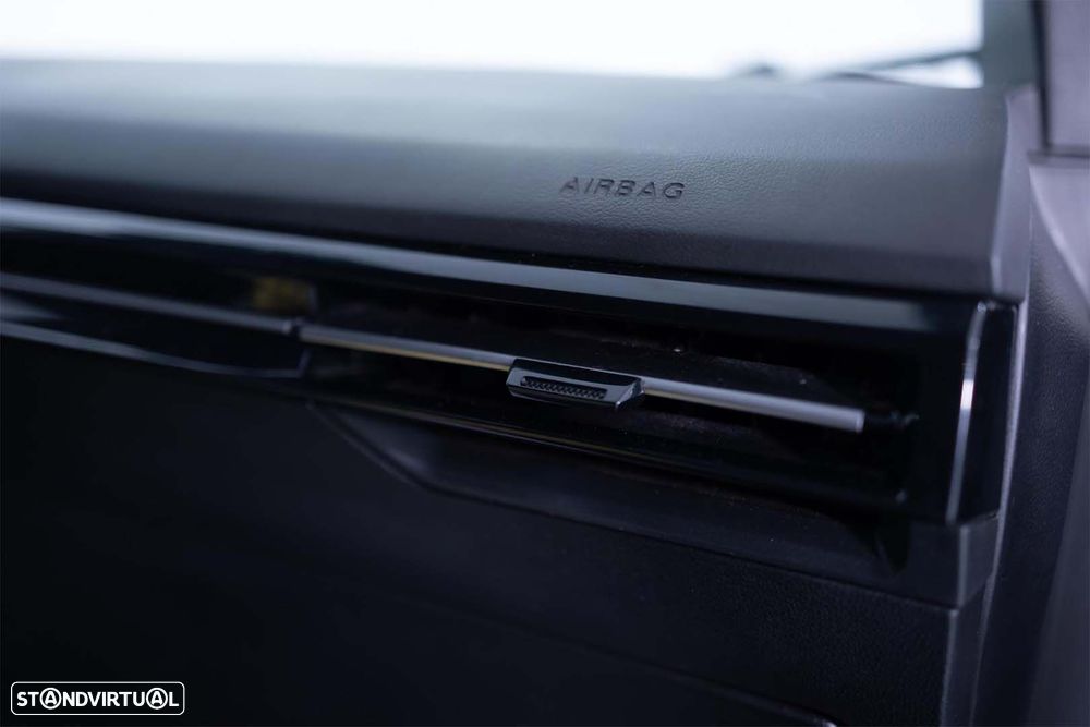 MG MG4 64 kWh Luxury - 40