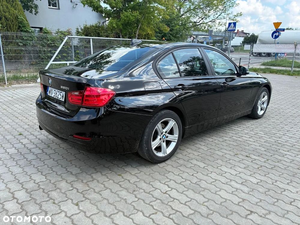BMW Seria 3 320i - 3